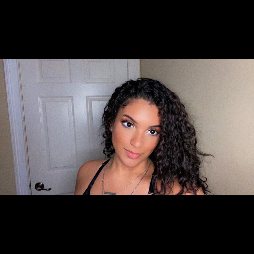 Meet your Posher, Aprïl